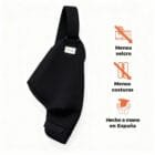 Protector de rodilla para perros Mihapi en neopreno negro, hecho a mano en España, con menos velcro y costuras.