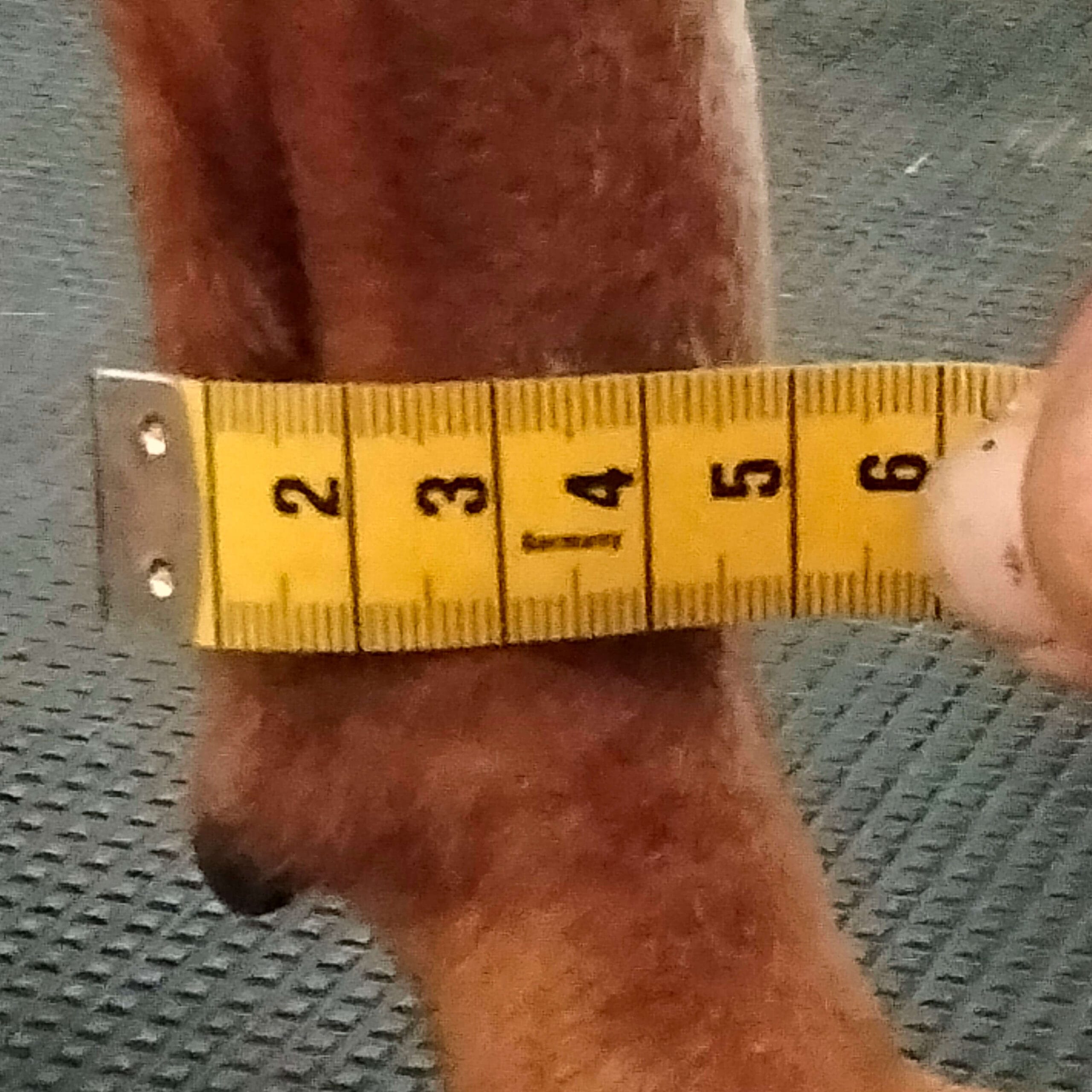 Medición incorrecta del ancho de la pata por el lateral en lugar de frente