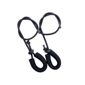 Par de sujeciones elásticas negras con lazo acolchado para las patas traseras de un perro en silla de ruedas